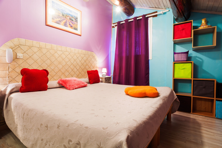 Bedroom 3, Auberge De Tavel, Gard