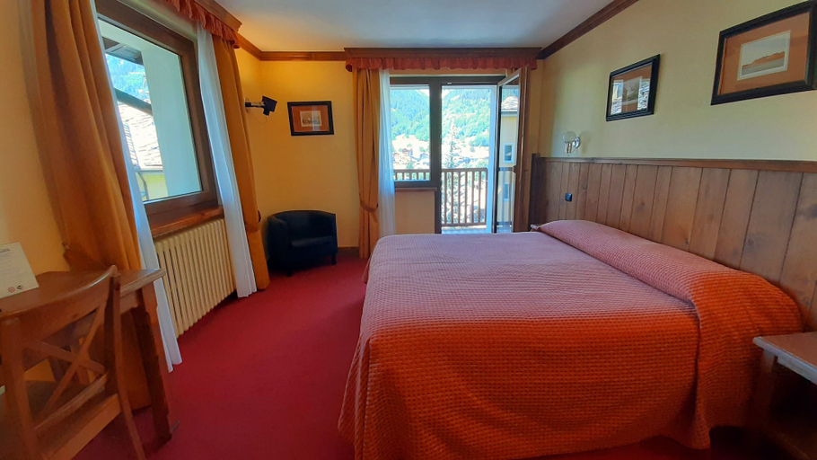 Bedroom 3, Hotel Crampon, Aosta