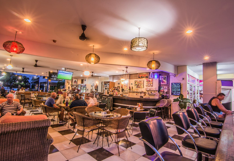Food & Drinks 5, Sutus Court 2, Pattaya