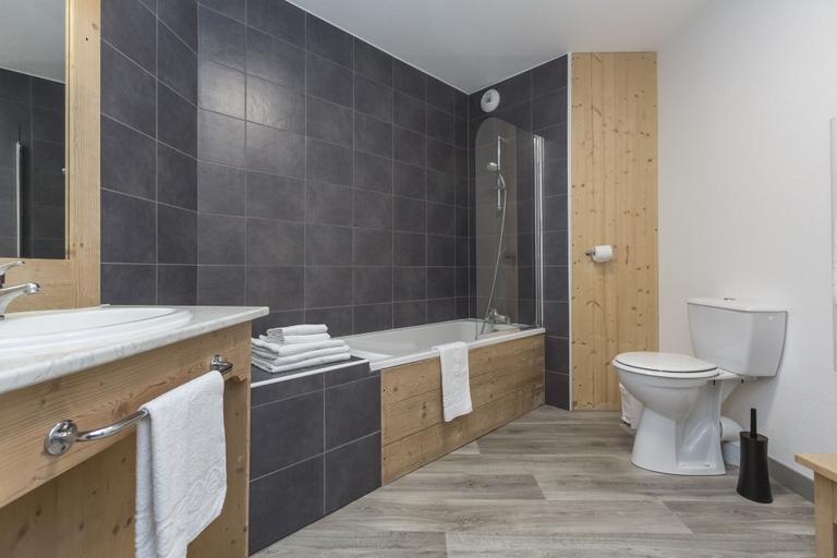 Bathroom 3, Résidence Odalys L'Orée des Pistes, Savoie