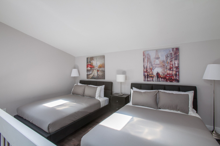 Bedroom 2, LMVR - The Sherbrooke, Montréal