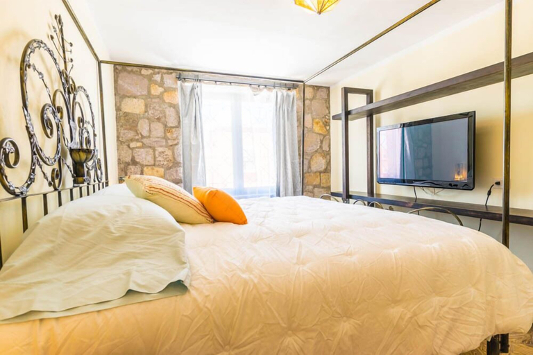 Bedroom 2, Casa Eugenia, Allende