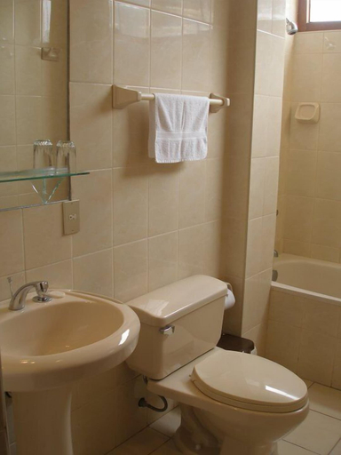 Bathroom 3, Killa Qente Cusco Hostal, Cusco