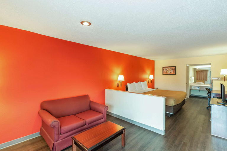 Others 5, Econo Lodge Laurel, Jones