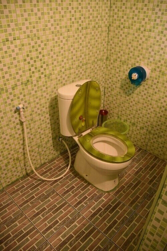 Bathroom 4, Kama Siri, K. Ko Kut