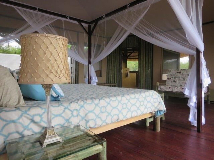 Bedroom 2, Kasenyi Safari Camp, Busongora