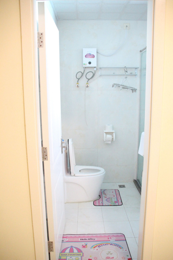 Bathroom 4, Sunshine Inn, Luganville