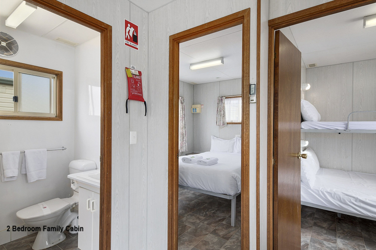 Bathroom 4, Benalla Tourist Park, Benalla - Benalla