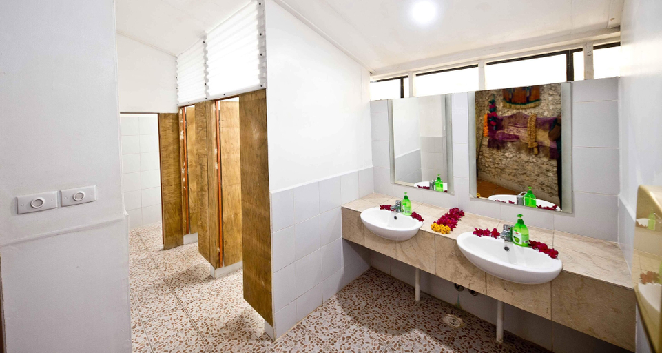 Bathroom 3, Retreat Seaside, Port Vila