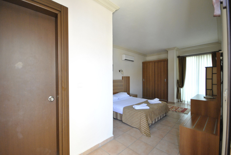 Bedroom 2, Moms Hotel, Kemer