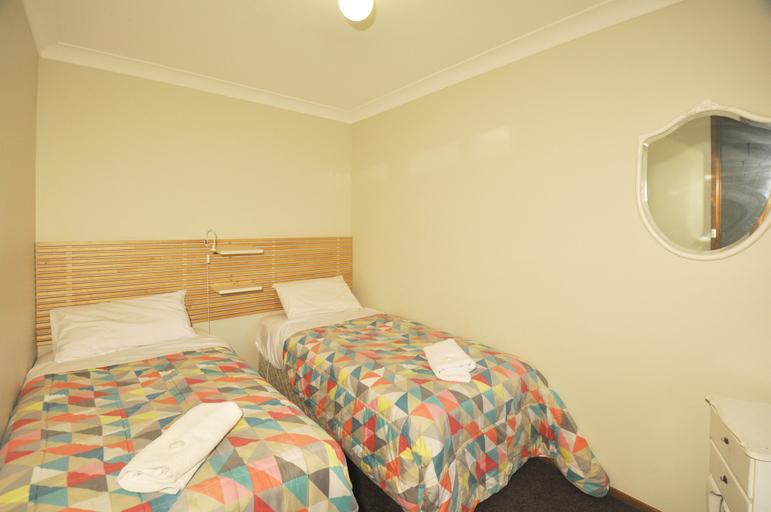 Bedroom 2, Katoomba Townhouses, Blue Mountains
