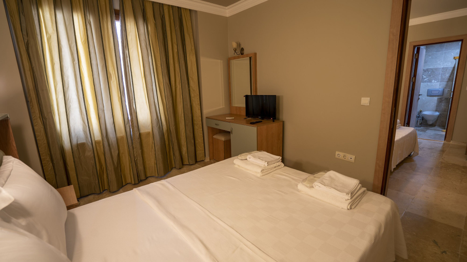 Bedroom 4, Ebruli Otel Cunda, Ayvalık