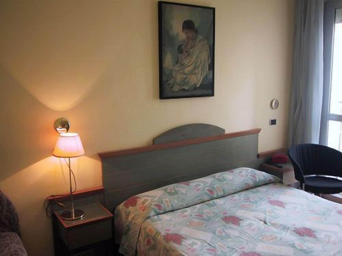 Bedroom 4, Hotel Impero, Rimini