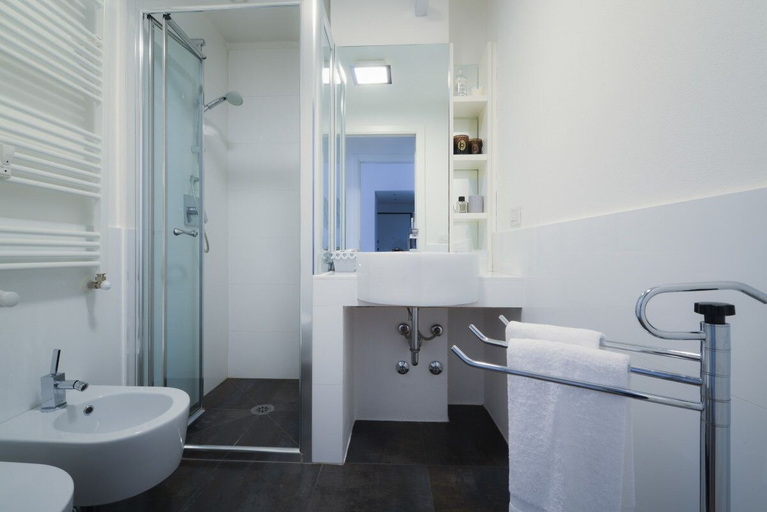 Bathroom, Be Apartments Monteverdi, Milano