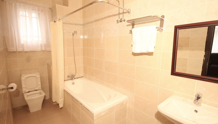 Bathroom 3, Residency Hotel Leophine House, Dunukofia