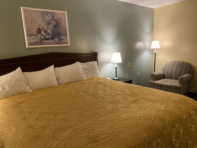 Bedroom 2, Knights Inn & Suites Dublin, Pulaski
