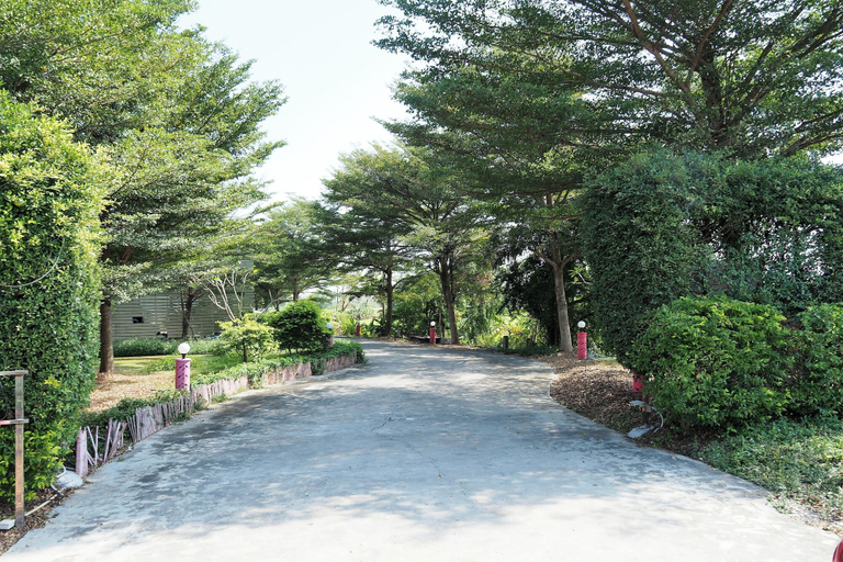 Others 5, Lux Inn, Thanyaburi