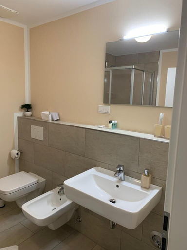 Bathroom 5, Hotel Restaurant Zum alten Postwagen, Ennepe-Ruhr-Kreis