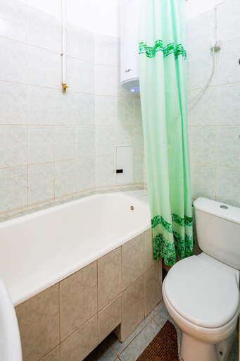 Bathroom 3, Apartments on Square Rynok on Theatralna Street NEW, L'vivs'ka