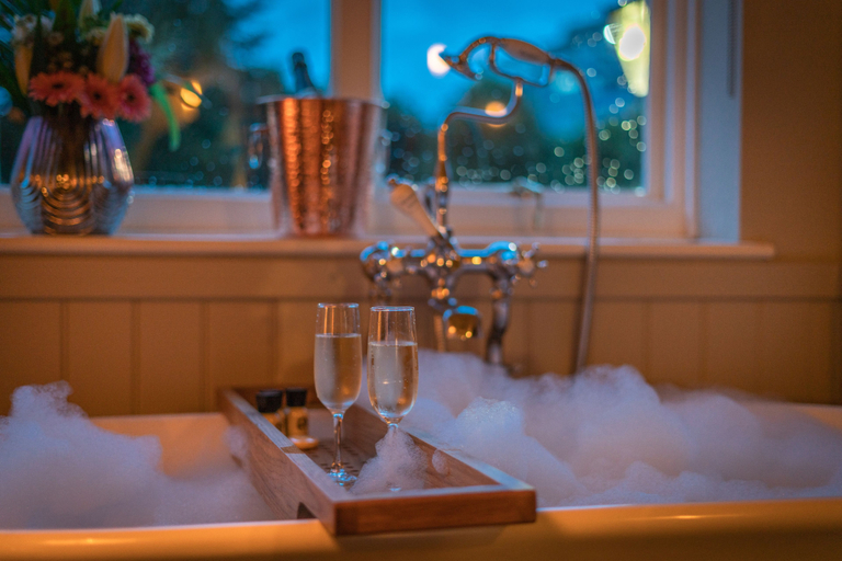 Bathroom 3, Albero, Bedfordshire