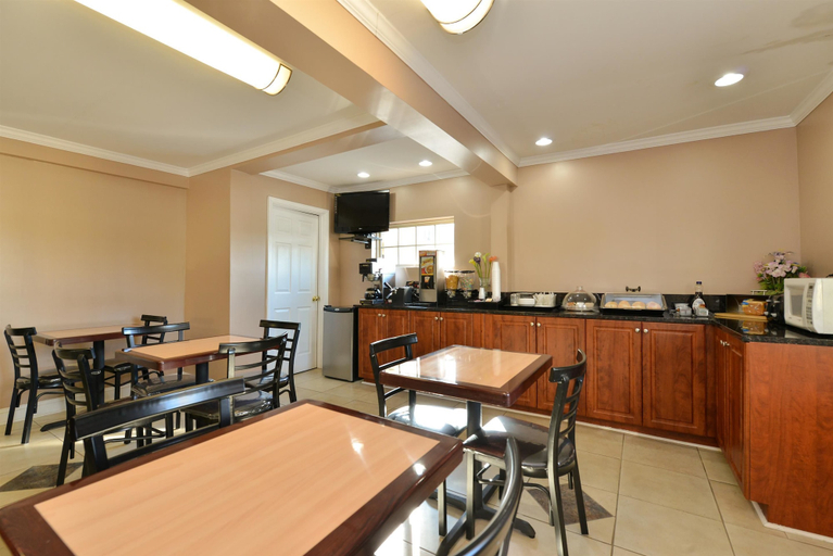 Food & Drinks 5, Rodeway Inn, Bartow