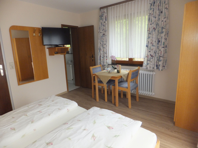 Bedroom 4, Gasthof zum Löwen Enzklösterle, Calw