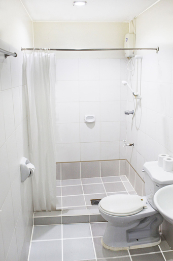 Bathroom 3, Cleverlearn Residences, Lapu-Lapu City