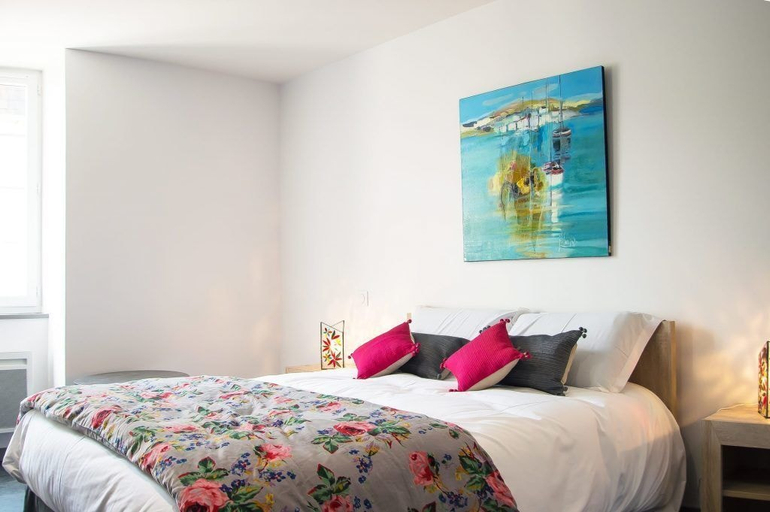 Bedroom 4, Chambres d'Hôtes Les Pirondeaux, Lot