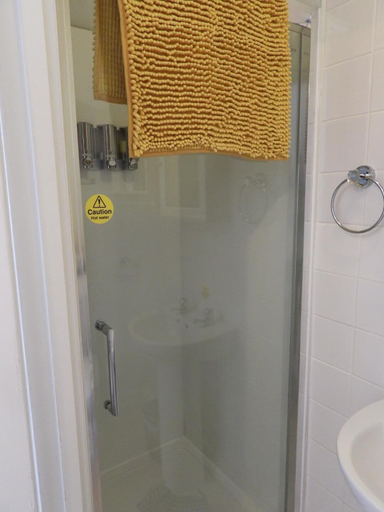 Bathroom 3, Kings Arms Hotel, Devon