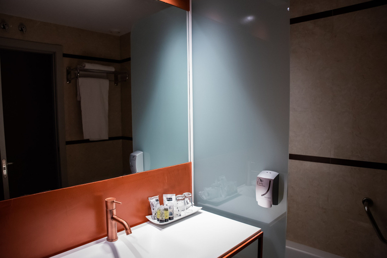 Bathroom 5, Centro Los Braseros, Burgos
