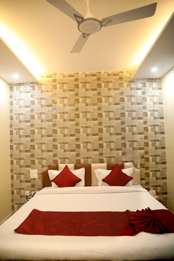 Hotel New Seasons, Panchkula