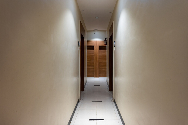 Others 5, Hotel Balwas, Mumbai City