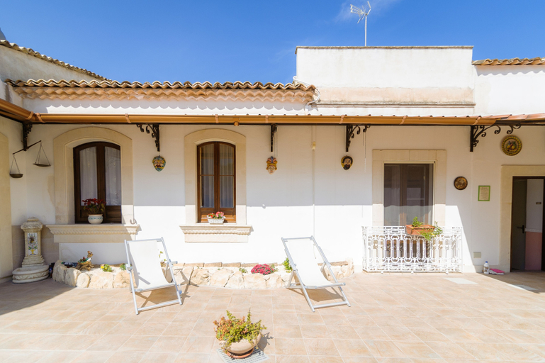 Exterior & Views 2, Morfeo charming Rooms & relax, Syracuse