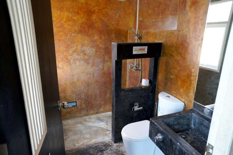 Bathroom 3, Silver Sands Beach Resort, Ko Phangan