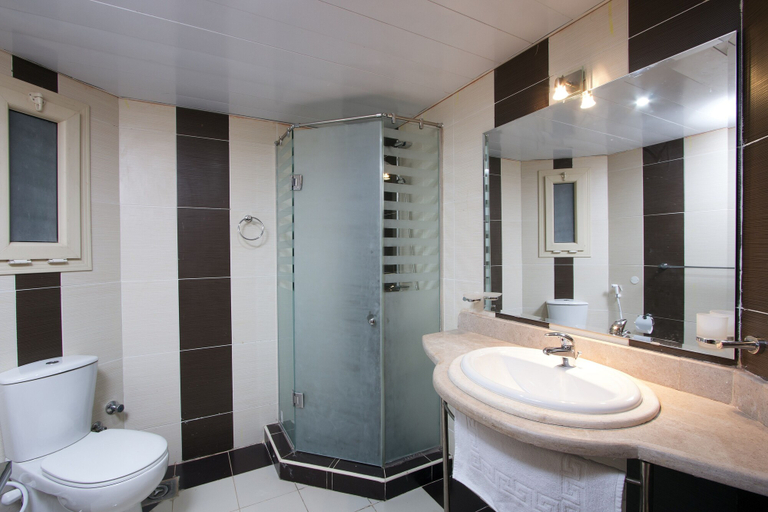 Bathroom 4, Royal Beach Serviced Apartments, Al-Ghurdaqah