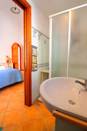 Bathroom 4, Angolo di Paradiso, Salerno