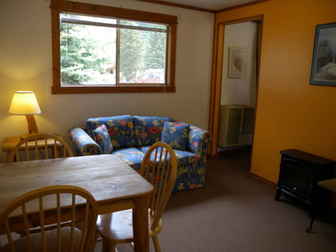Bedroom 4, Redstone Cliffs Lodge, Pitkin