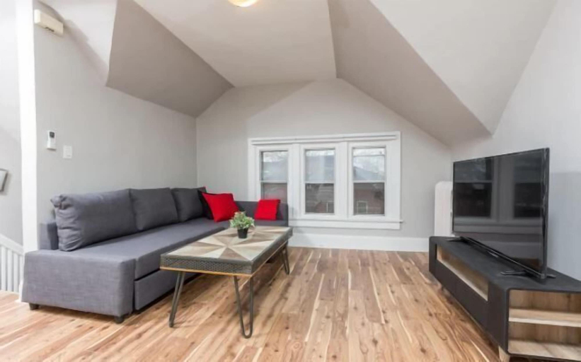 Others 3, Applewood Suites - 2 BDRM Annex Loft, Toronto