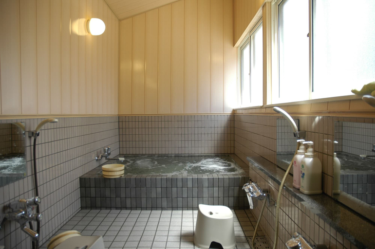 Bathroom, Hakuba Iwatake Lodge Gakuyuso, Hakuba