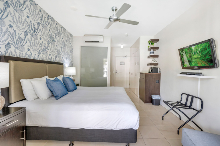 Bedroom 2, Elysium Private Accommodation at The Beach Club, Cairns