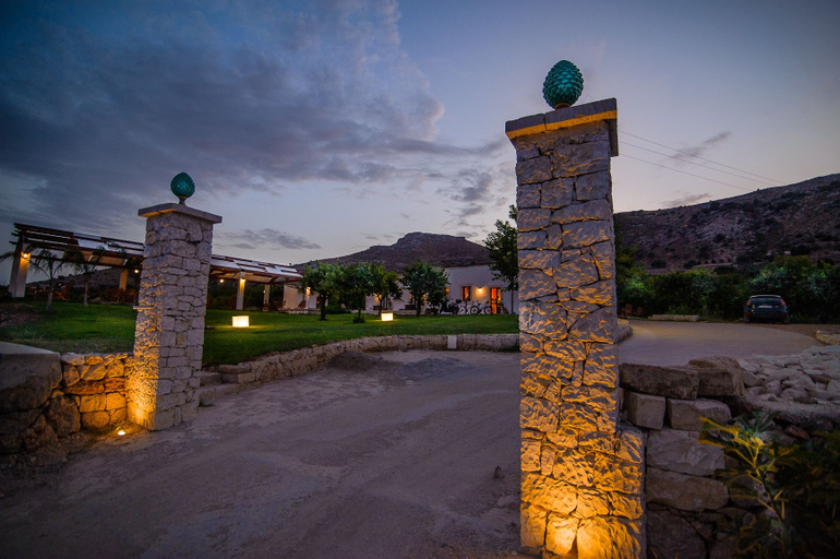 Exterior & Views 2, Agriturismo alle Riserve Cavagrande, Syracuse