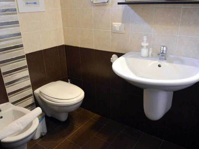 Bathroom 3, B&B Antica Vittoria, Ragusa