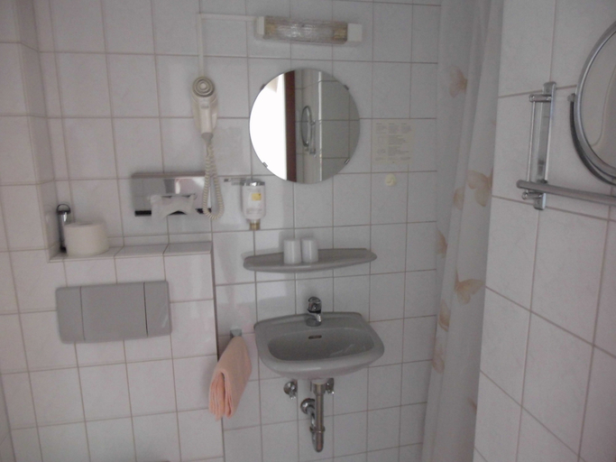 Bathroom 3, Hotel Schoos, Eifelkreis Bitburg-Prüm