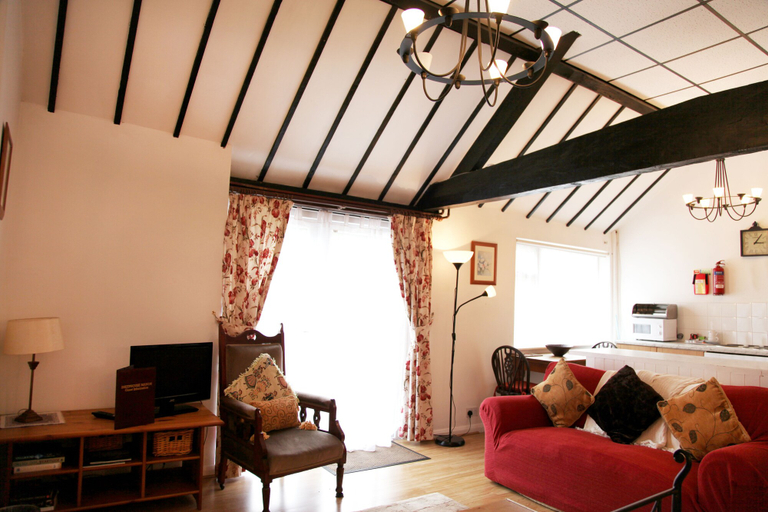 Others 4, Sheephouse Manor, Windsor and Maidenhead
