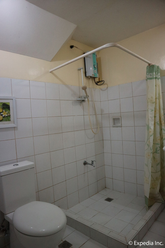 Bathroom 5, Riverview Resort & Conference Center, Calamba City