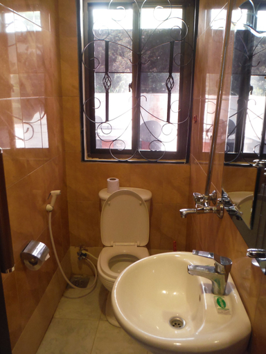 Bathroom 4, Bright Star Hotel, Arusha Urban