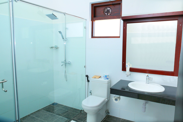 Bathroom 4, Sea Rock Villa, Bentota