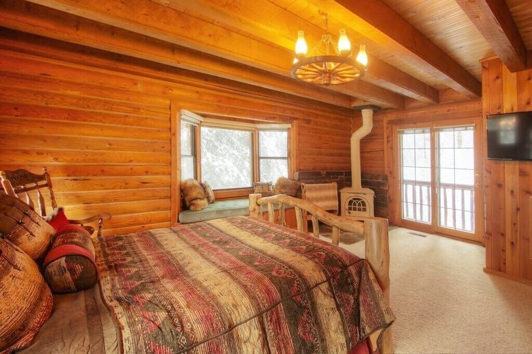 Bedroom 2, Log Cabin on the Stream, Utah