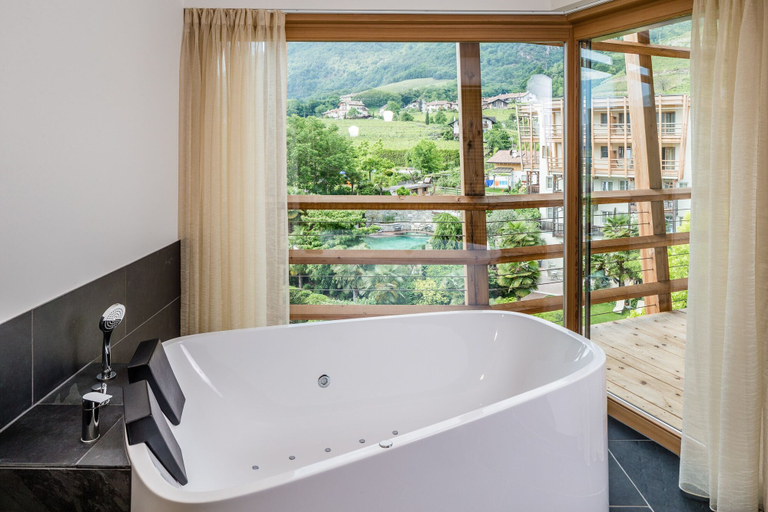 Bathroom 4, Lake Spa Hotel SEELEITEN, Bolzano