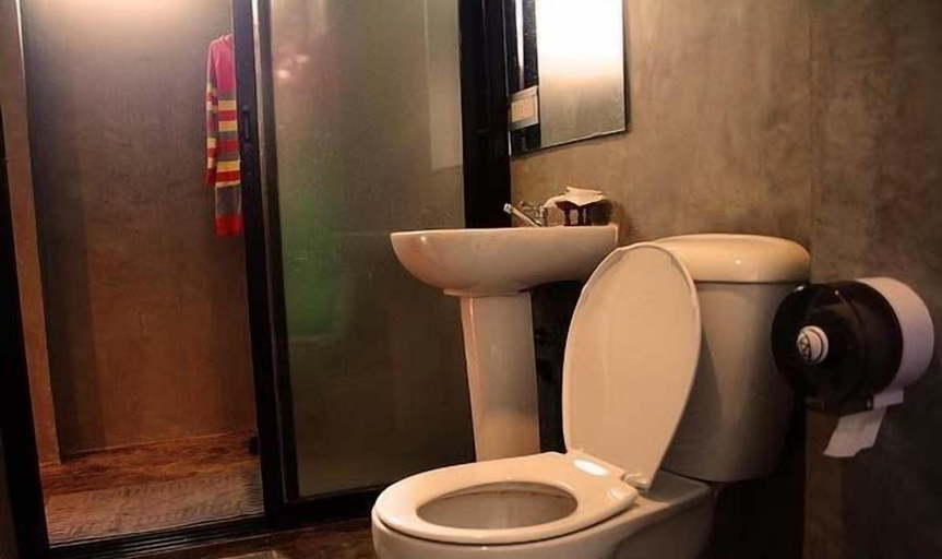 Bathroom 3, Payi Resort, Pai